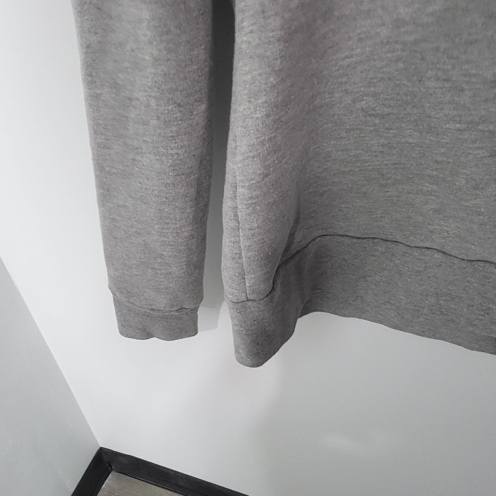 University of Cincinnati Women's Lightweight Champion Gray Sweatshirt - Picture 6 of 9